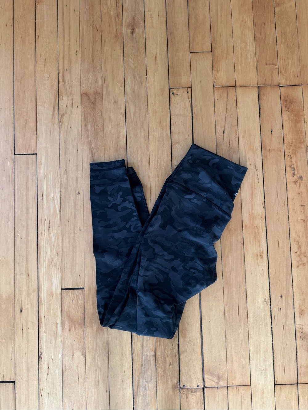 Black camo leggings
